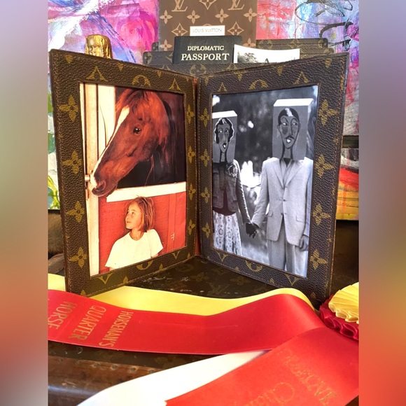 Ultra RARE Vintage LOUIS VUITTON 2 photo Art Desk Frame Executive Accessory LV - Picture 1 of 13